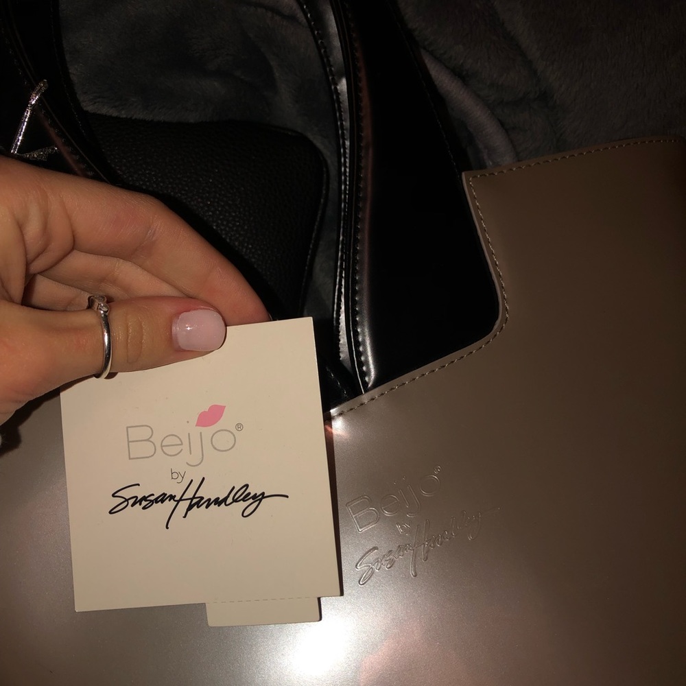 Hand bag
